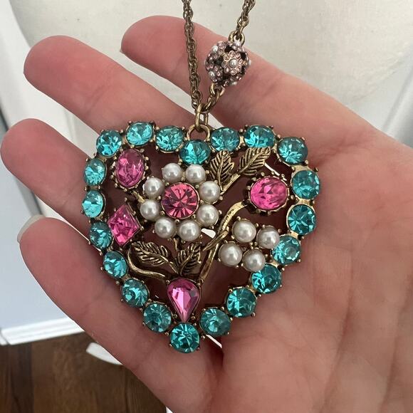 Betsey Johnson Signed Pink and Blue Gem Floral Heart Necklace on Bronze Chain - Picture 3 of 7